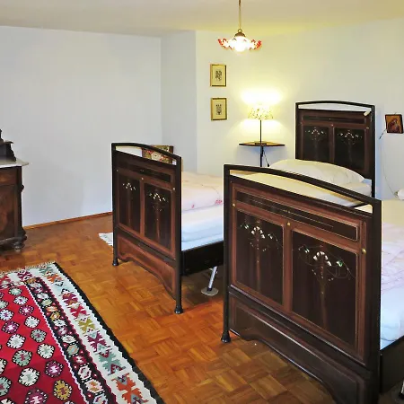 Casa Menia 100s